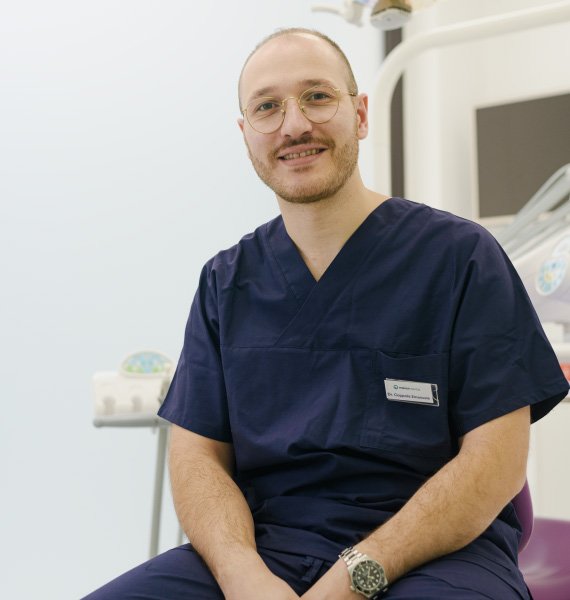 Dottor Emanuele Coppola della clinica odontoiatrica CEID